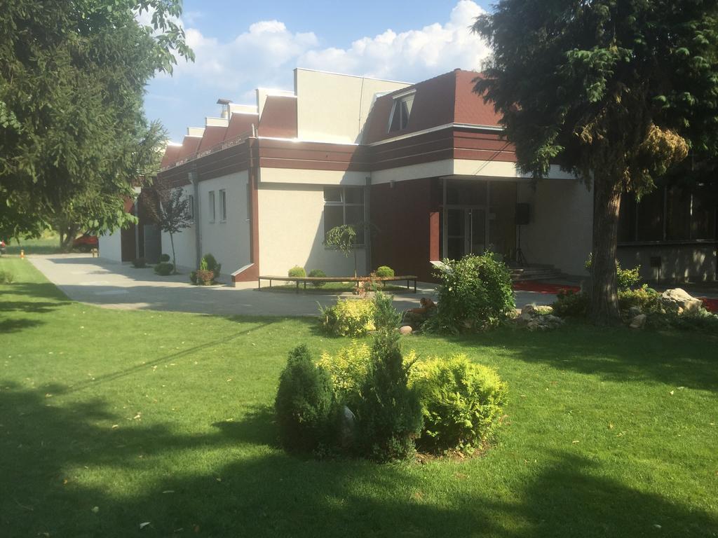 Prenociste Gazela Bed and Breakfast Pirot Eksteriør billede
